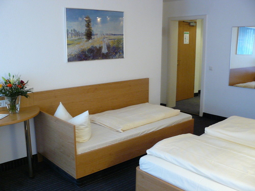 Mirage City Hotel Stuttgart Zentrum Exterior photo